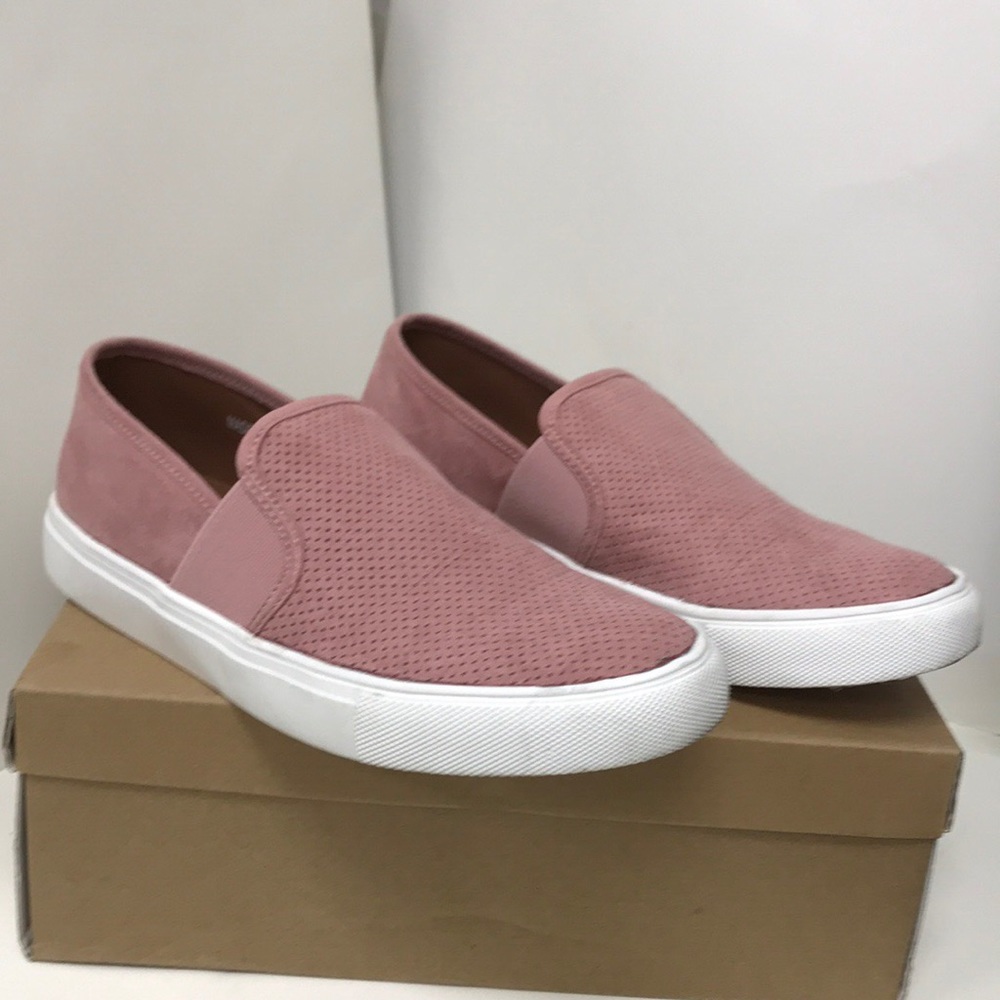 Kaley-01 (D) Perforated Slip on Sneakers